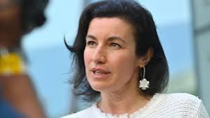 Dorothee Bär in conversation